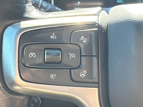 Used 2022 Chevrolet Silverado 1500 LT AWD/4WD image 12