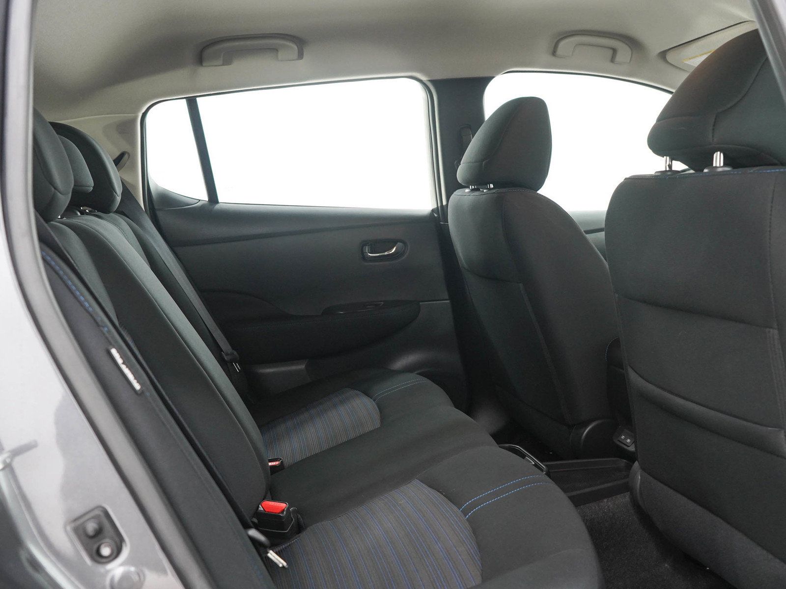 Used 2025 Nissan Leaf S FWD image 13