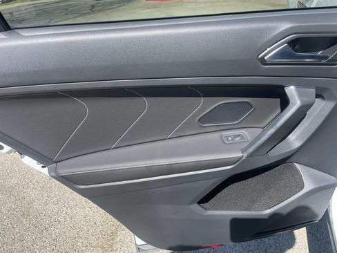 Certified 2023 Volkswagen Tiguan SE w/ Panoramic Sunroof Package FWD image 24