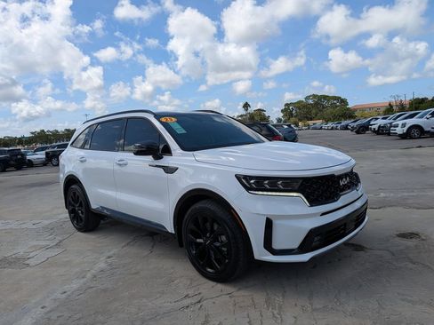 Certified 2023 Kia Sorento SX FWD image 2