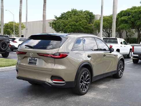 Certified 2025 MAZDA CX-70 Plug-In Hybrid w/ Premium Plus AWD/4WD image 4