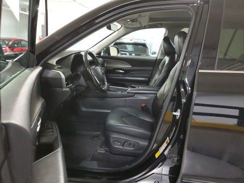 Used 2024 Toyota Grand Highlander XLE image 13