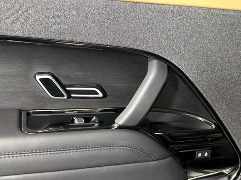 Used 2023 Land Rover Range Rover Sport SE Dynamic image 23