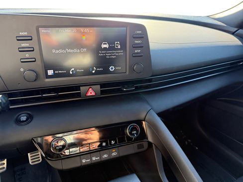 Certified 2025 Hyundai Elantra Sport image 12