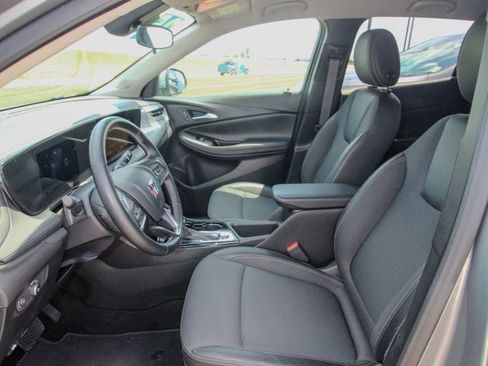 Used 2025 Buick Encore GX Preferred FWD image 13
