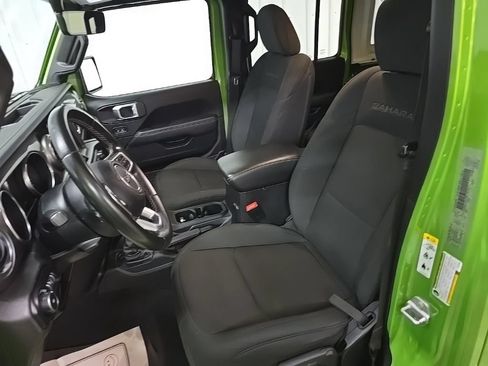 Used 2020 Jeep Wrangler Unlimited Sahara w/ Uconnect 4C Nav & Sound Group AWD/4WD image 30