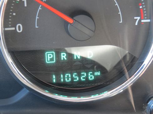 Used 2015 Jeep Wrangler Unlimited Rubicon w/ Connectivity Group image 19