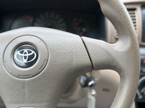 Used 2006 Toyota Corolla S FWD image 25