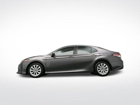 Used 2019 Toyota Camry LE image 34