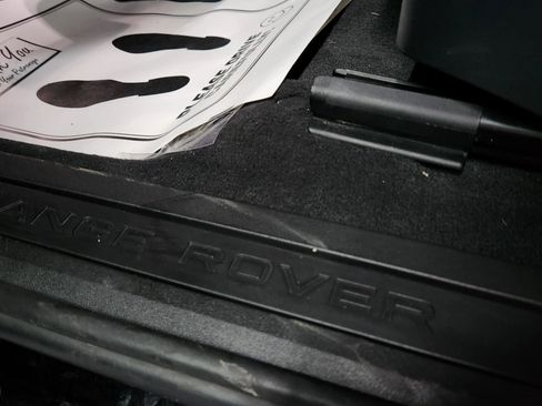 Used 2020 Land Rover Range Rover Evoque SE image 43