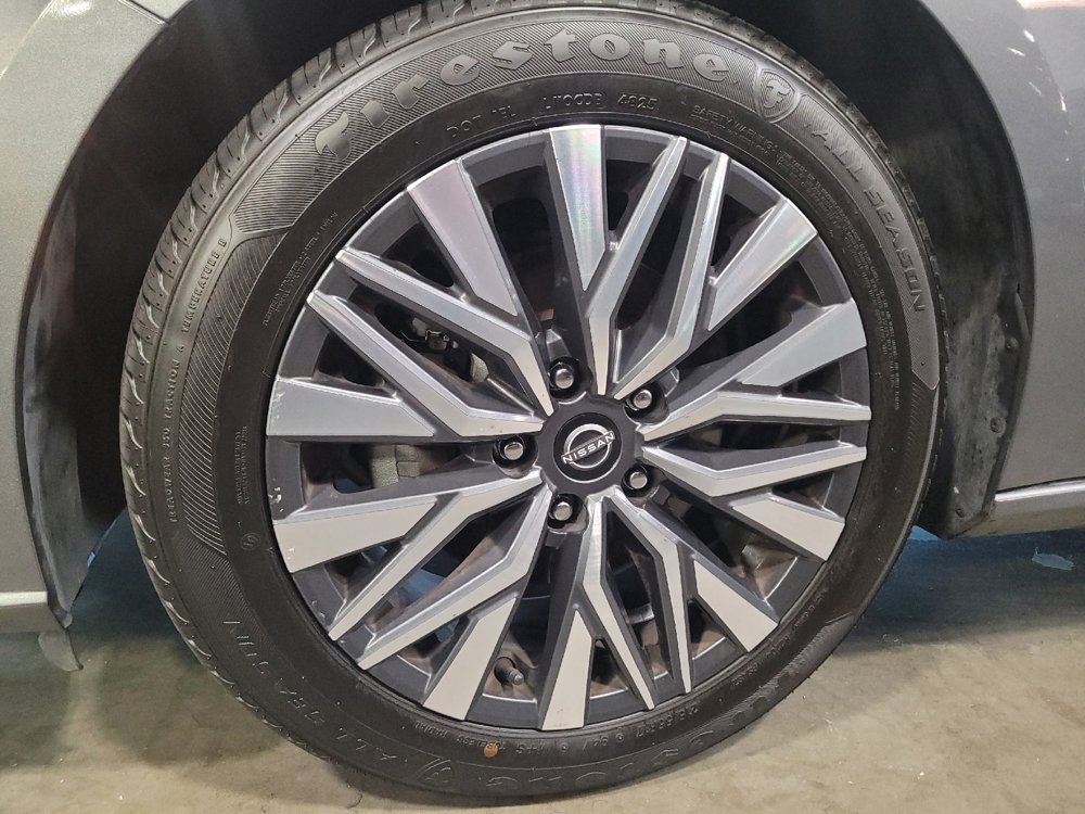 Used 2024 Nissan Altima 2.5 SV FWD image 31