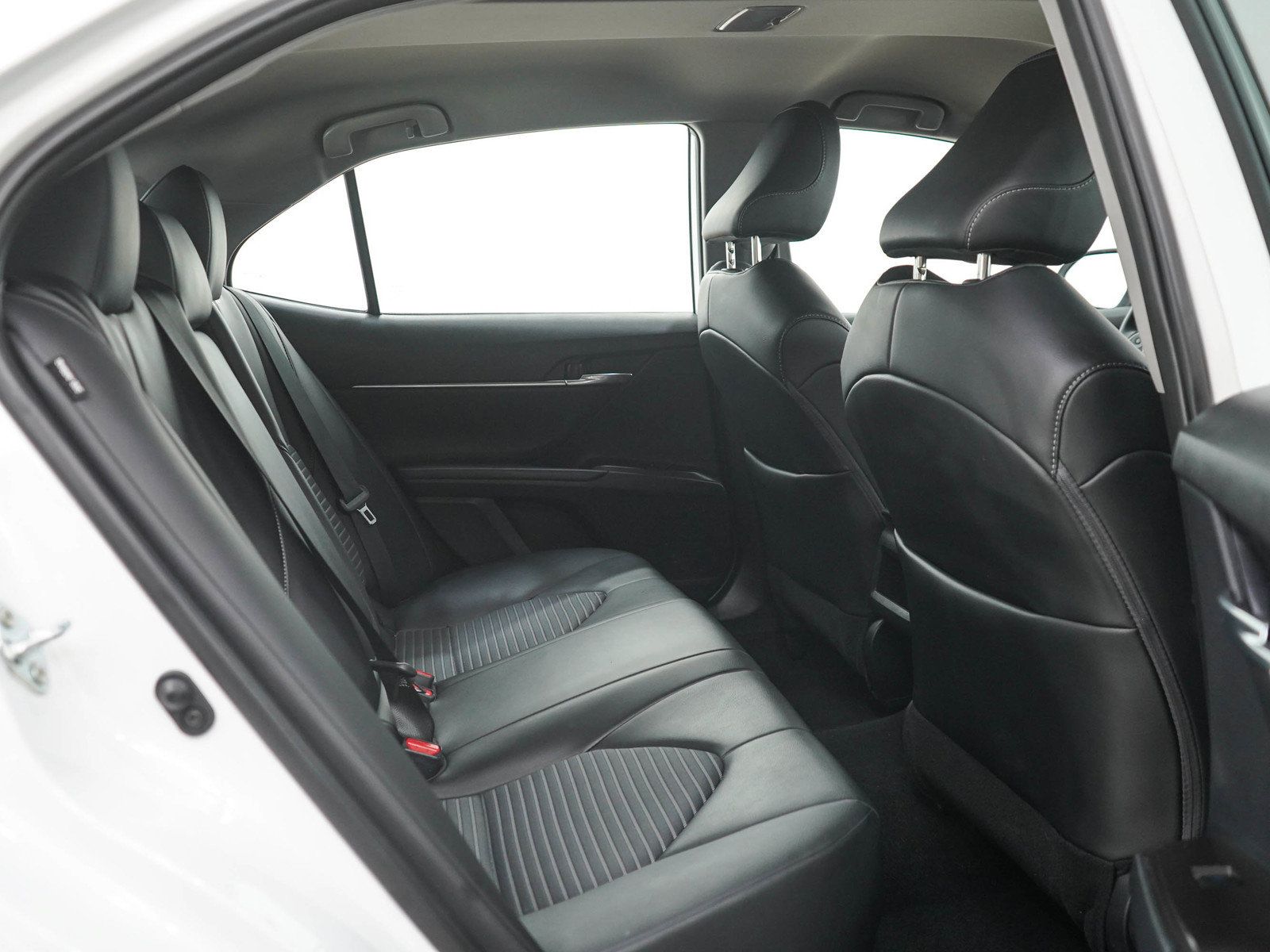 Used 2024 Toyota Camry SE FWD image 12