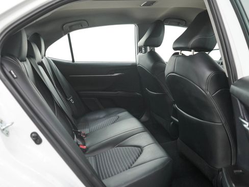 Used 2024 Toyota Camry SE FWD image 12