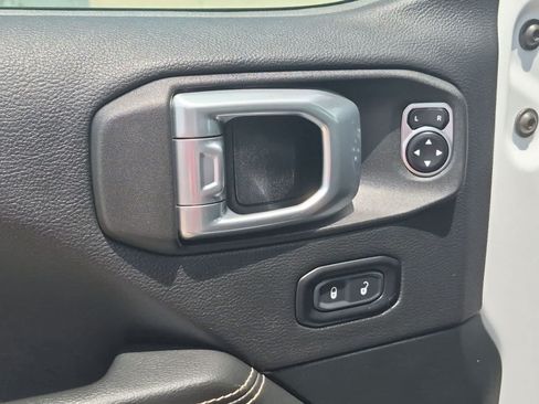 Used 2021 Jeep Wrangler Unlimited Rubicon AWD/4WD image 23