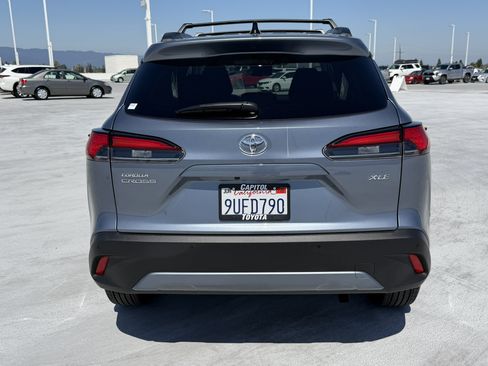 Used 2025 Toyota Corolla Cross XLE w/ Convenience Package FWD image 4