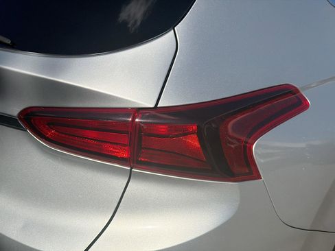 Used 2019 Hyundai Santa Fe SEL image 25