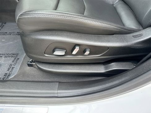 Used 2024 Cadillac XT6 Premium Luxury image 14