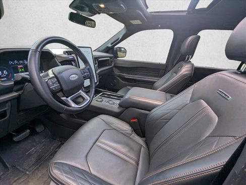 Used 2024 Ford Expedition Platinum image 13