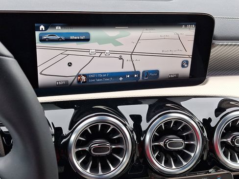 Used 2025 Mercedes-Benz CLA 250 4MATIC image 17