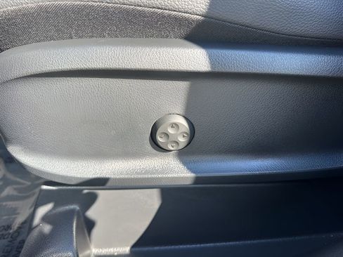 Used 2025 Mercedes-Benz GLA 250 image 10