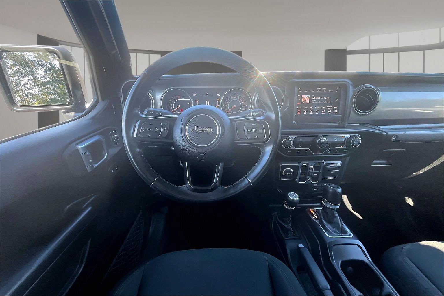 Used 2021 Jeep Gladiator Sport AWD/4WD image 9