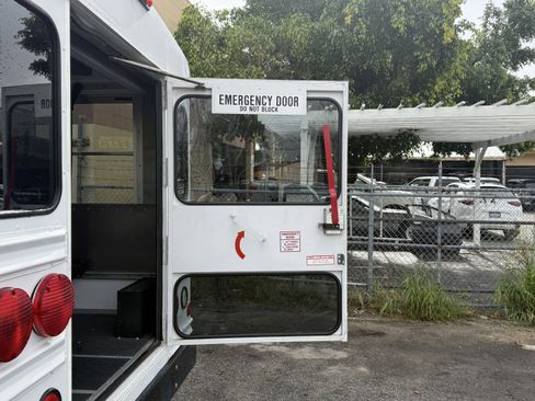 Used 2006 Chevrolet Express 3500 w/ School Bus Package image 28