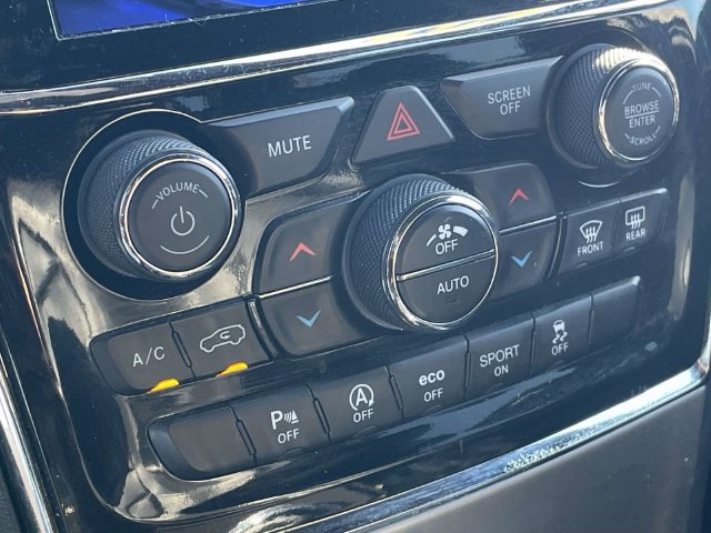 Used 2020 Jeep Grand Cherokee Limited w/ Luxury Group II RWD image 29