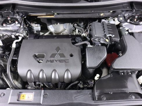 Used 2019 Mitsubishi Outlander SEL FWD image 43