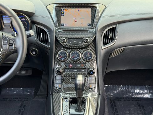 Used 2013 Hyundai Genesis 3.8 RWD image 22