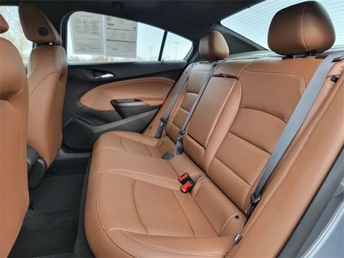 Used 2019 Chevrolet Cruze Diesel w/ Sun And Sound Package image 21