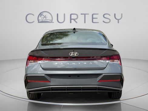 New 2026 Hyundai Elantra SEL Sport FWD image 4