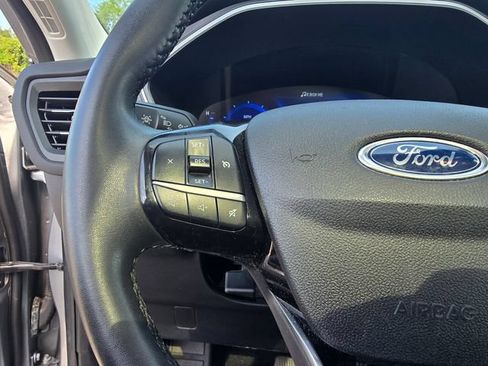 Used 2022 Ford Escape SEL w/ Technology Package FWD image 28