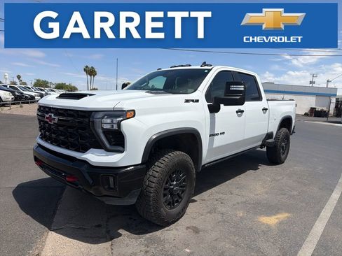 Used 2024 Chevrolet Silverado 2500 ZR2 w/ Technology Package AWD/4WD image 1