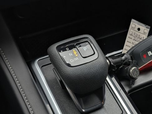 Used 2024 Nissan Pathfinder SL image 34