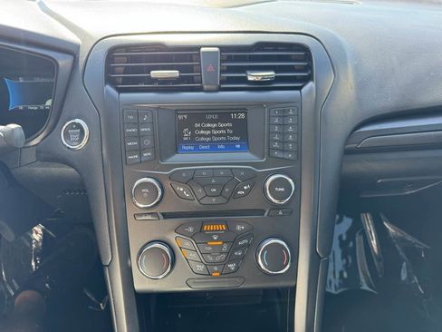 Used 2018 Ford Fusion SE w/ Equipment Group 601A image 17