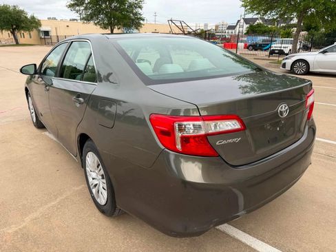 Used 2012 Toyota Camry LE FWD image 4