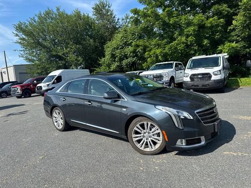 Used 2019 Cadillac XTS Luxury FWD image 1
