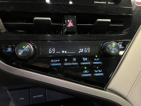 Used 2023 Toyota Camry SE w/ Cold Weather Package image 22