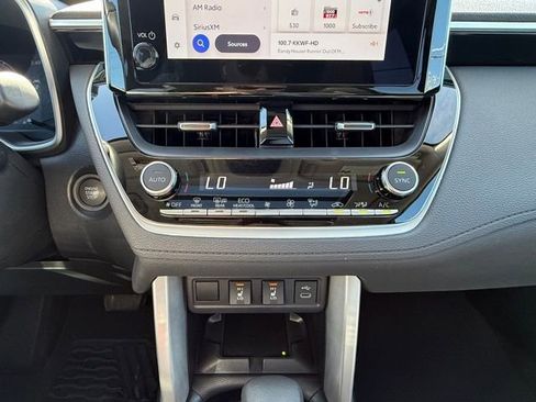Used 2024 Toyota Corolla Cross XLE w/ Convenience Package image 20