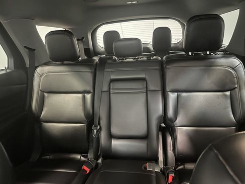 Used 2022 Ford Explorer XLT image 69
