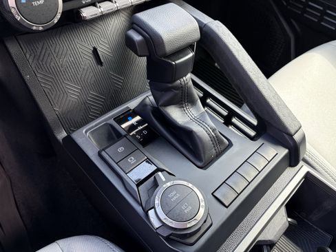 Used 2025 Toyota Tacoma SR5 image 19