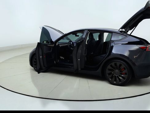 Used 2024 Tesla Model Y Performance AWD/4WD image 12
