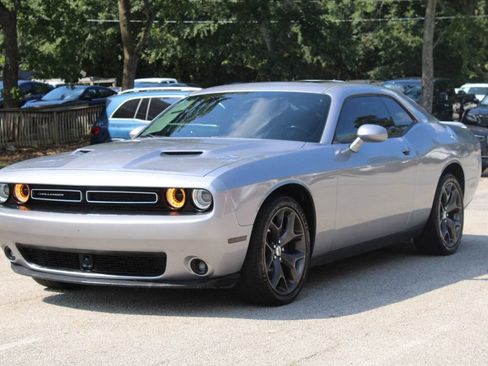 Used 2018 Dodge Challenger SXT Plus RWD image 3