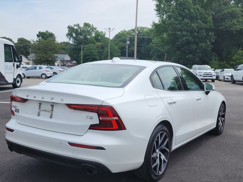 Used 2020 Volvo S60 T5 Momentum FWD image 5