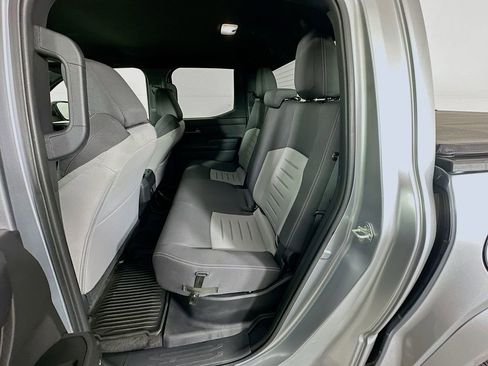 Used 2024 Toyota Tacoma TRD Sport AWD/4WD image 32