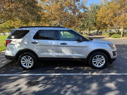 Used 2017 Ford Explorer FWD image 6