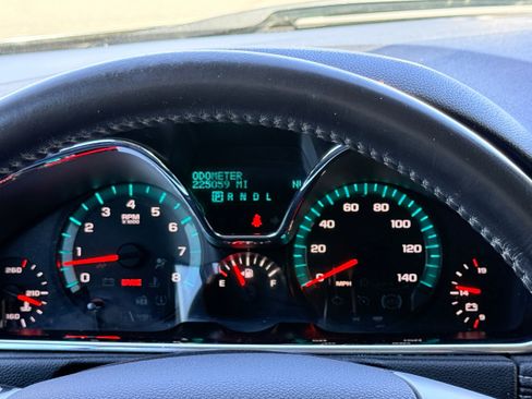 Used 2017 Chevrolet Traverse LT image 16