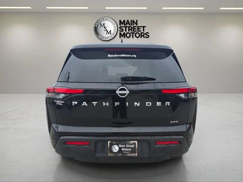Used 2023 Nissan Pathfinder S image 4