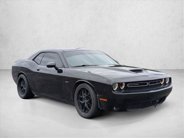Used 2019 Dodge Challenger R/T RWD image 3