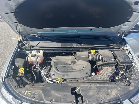 Used 2024 Chrysler Pacifica Limited image 12